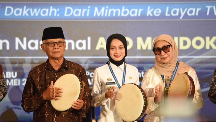 Pkemkot Kediri Wali Kota Kediri Vinanda Prameswati membuka Gerakan Nasional Ayo Mondok