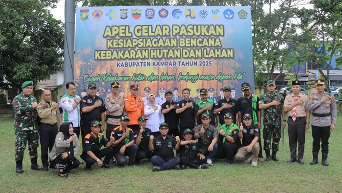 Polres Kampar, Riau meningkatkan kesiapsiagaan menghadapi ancaman karhutla memasuki musim kemarau panjang.
