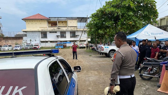 Polres Ponorogo memberi pelatihan sopir ambulans soal teknis dan spiritual