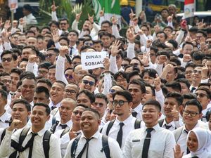 Potret Semringah Ribuan Penerima SK CPNS Pemprov DKI Jakarta