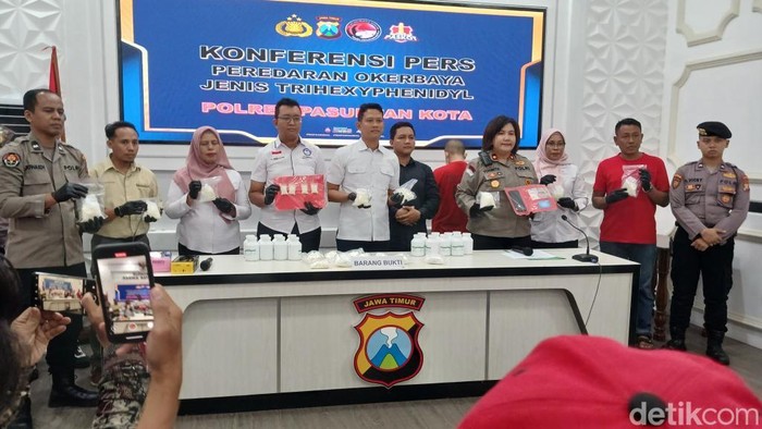 Prescon penangkapan pemuda di Pasuruan yang jual pil koplo