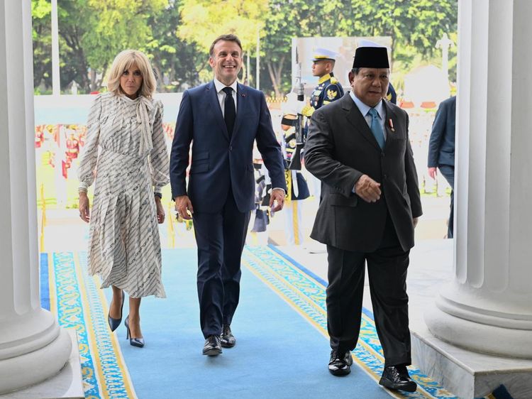 Foto-foto Istri Presiden Prancis di Jakarta, Ngobrol Bareng Anak Prabowo