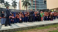Rektor UNJ Prof Komarudin selaku Rektor UNJ mengatakan bahwa kunjungan Presiden Prancis, Emmanuel Macron, ke UNJ merupakan tonggak penting dalam perjalanan UNJ menuju universitas berkelas dunia (world class university). Foto: (Dokumentasi Universitas Negeri Jakarta)