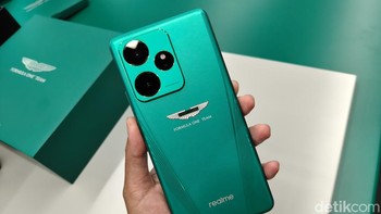 Highlight lainnya adalah Realme GT 7 Dream Edition yang dinantikan. Di acara ini, Realme memamerkan hasil kolaborasi eksklusifnya bersama Aston Martin Formula One. Foto: Rachmatunnisa/detikINET
