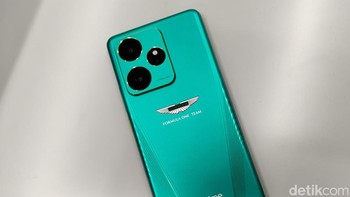 Realme GT 7 Dream Edition jadi smartphone co-branding pertama di dunia bersama Aston Martin Formula One. Adapun spesifikasi utamanya, sama dengan Realme GT 7.  Foto: Rachmatunnisa/detikINET