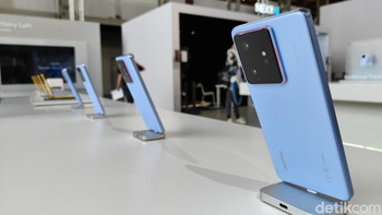 Ditenagai baterai 7000 mAh dan pengisian daya 120W ultra charge, menawarkan ketahanan daya digunakan seharian penuh dan waktu isi daya 100% hanya dalam 40 menit. Foto: Rachmatunnisa/detikINET