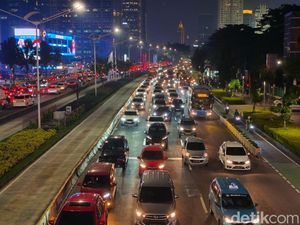 Video: Merasakan Macetnya Jakarta Malam Ini