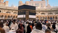 POV Kabah dan suasana Masjidil Haram jelang puncak haji dari kamera Ryana Dea. Foto: dok. Instagram Ryana Dea