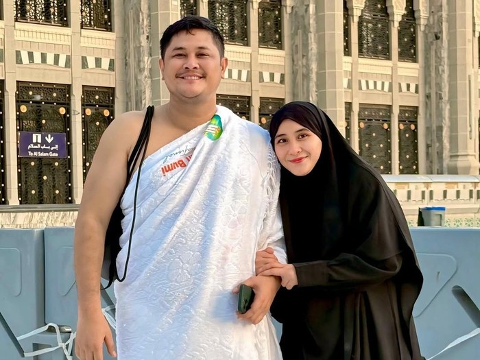 Ryana Dea dan Puadin Redi naik haji