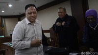 Dakwaan itu masing-masing dugaan korupsi kredit fiktif BRI unit Menteng Kecil Atas dan BRI Cabang Cut Mutiah, Jakarta.  