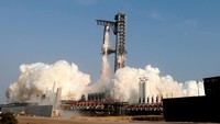 Peluncuran ini menjadi uji coba kesembilan untuk Starship, bagian dari pengembangan sistem transportasi luar angkasa masa depan SpaceX. REUTERS/Joe Skipper
