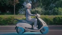 Suzuki e-Access akan dilengkapi dengan motor penggerak yang menghasilkan daya maksimum 4,1 kW dan torsi sebesar 15 Nm yang sebanding dengan skuter di kelas 150-200 cc. Kecepatan tertinggi motor ini bisa mencapai 71 km/jam dengan jarak tempuh maksimum 95 km. Foto: Dok. Suzuki