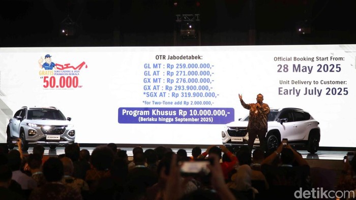 Setelah dinanti-nantikan cukup lama, Suzuki Fronx akhirnya benar-benar meluncur di Indonesia. Kendaraan yang diprediksi akan laris manis tersebut dibanderol mulai dari Rp 250 jutaan!