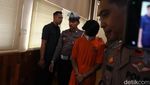 Foto Christiano Sopir BMW Tabrak Argo Mahasiswa UGM Berbaju Tahanan-Diborgol