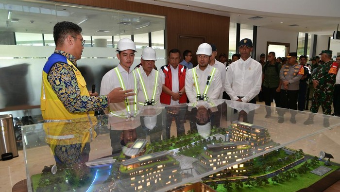 Wakil Presiden (Wapres) Gibran Rakabuming meninjau sejumlah proyek strategis di Ibu Kota Nusantara (IKN) (dok. Setwapres)