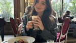 Seru! Amanda Rawles Kompak Traveling sambil Kulineran Bareng Sahabat