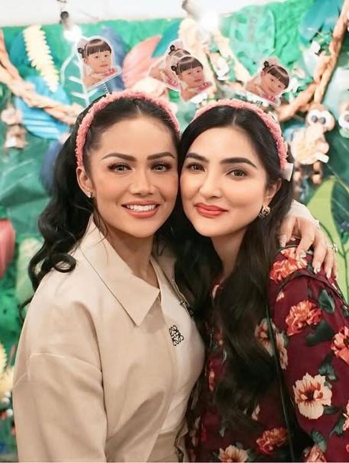 Dukungan KD dan Ashanty lihat Ameena tampil di acar asekolah.