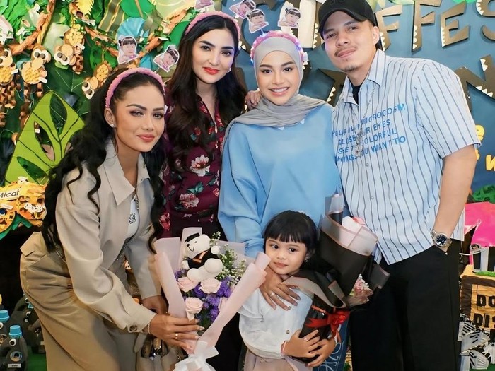 Dukungan KD dan Ashanty lihat Ameena tampil di acar asekolah.