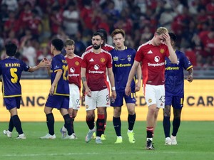 MU Sudah Kalah 0-1 di Malaysia, Disoraki Suporter Pula