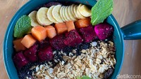 Terakhir, tak lengkap rasanya brunch di Kawisari tapi tidak mencicipi Tropical Summertime Power Breakfast Bowlnya yang penuh warna. Foto: detikFood