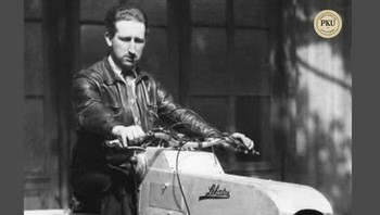 Bayangkan sepeda motor bertemu tank! Pada tahun 1938, penemu Prancis J. Lehaitre menciptakan Siklus Traktor yang revolusioner. Alih-alih roda, mesin unik ini menggunakan sabuk tapak seperti traktor, dirancang untuk menaklukkan medan terberat dengan kecepatan hingga 25 mph. Dengan kemampuan off-road superior dan potensi pemasangan senapan mesin, ini bukan sekadar keanehan, melainkan visi berani untuk mobilitas ekstrem. Meski tak diproduksi massal, Siklus Traktor tetap menjadi simbol inovasi teknik yang berani, mendorong batas desain kendaraan untuk menaklukkan segala medan. Foto: Boredpanda