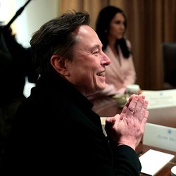 Billie Eilish Kritik Miliarder, Elon Musk: Dia Bukan Orang Paling Cerdas