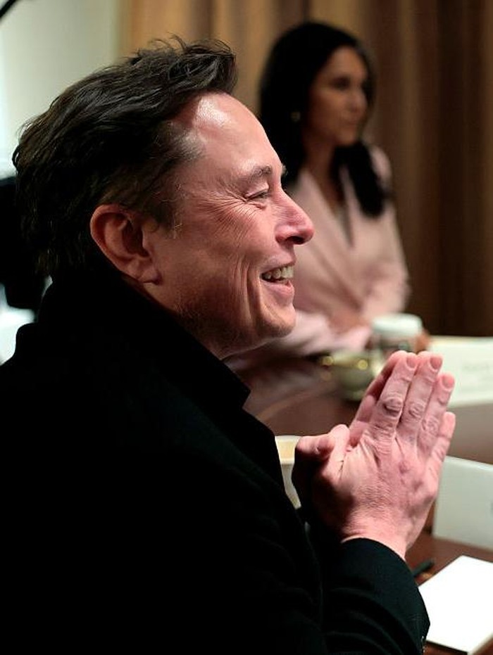 WASHINGTON, DC - APRIL 10: Elon Musk, Tesla and SpaceX CEO  and Senior Advisor to the President, attends a Cabinet meeting at the White House on April 10, 2025 in Washington, DC. President Trump convened a Cabinet meeting a day after announcing a 90-day pause on ‘reciprocal’ tariffs, with the exception of China.  (Photo by Anna Moneymaker/Getty Images)