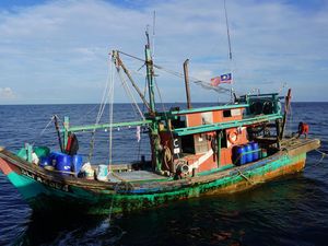 Tangkap Ikan Secara Ilegal di Selat Malaka, 2 Kapal Malaysia Ditangkap