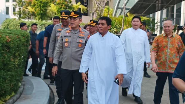 Kapolres Jakut Kombes Ahmad Faudy mengecek Ibadah Kenaikan Yesus Kristus di Gereja Kim Tae Gon, Kelapa Gading