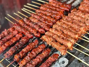 5 Kuliner Nonhalal Rating Tinggi di Surabaya, Ada Sate Babi dan Mie Toree
