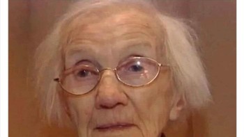 Rahasia umur panjangku? Jauhi orang-orang. Foto: introvertsmemes via Bored Panda  