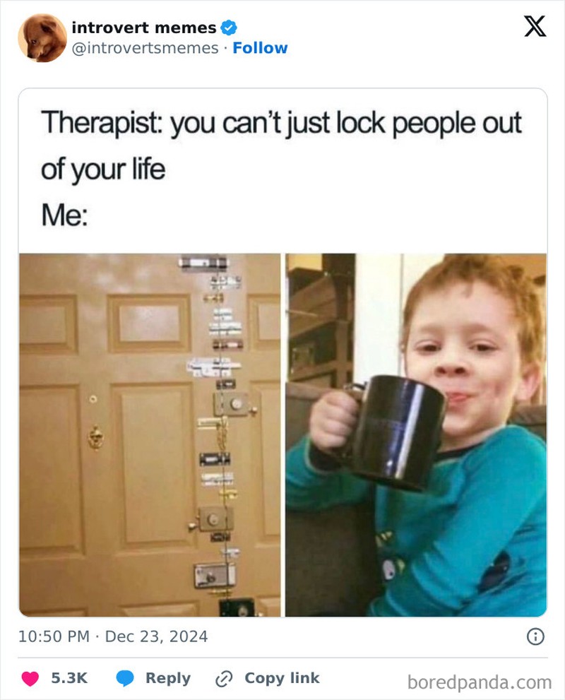 Kumpulan meme berikut ini pasti relate buat kaum introvert. Siapa yang introvert dan merasakan hal yang sama, coba absen di kolom komentar.