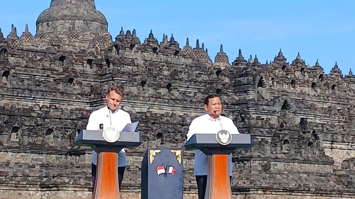 Macron dan Prabowo di Candi Borobodur (Eva Savitri/detikcom)