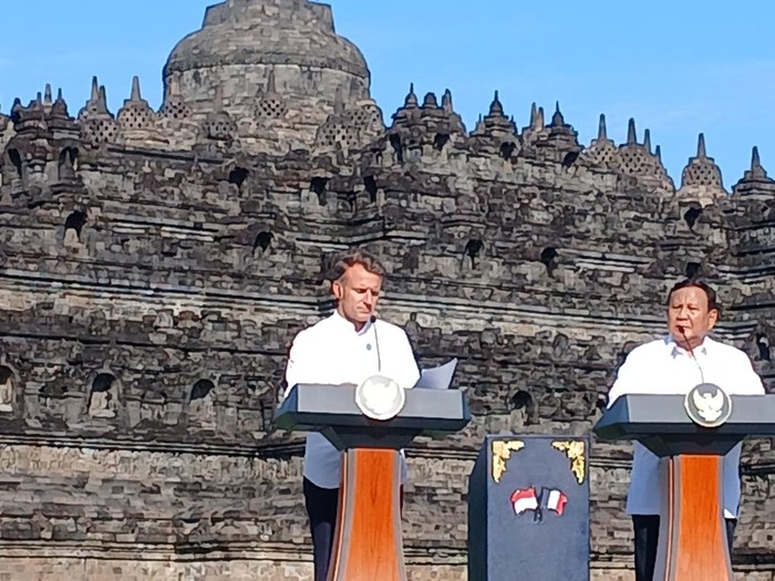 Macron dan Prabowo di Candi Borobudur (Eva Savitri/detikcom)