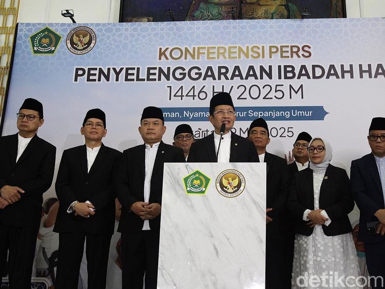 Menag Nasaruddin Umar Pimpin Rombongan Amirul Hajj ke Tanah Suci