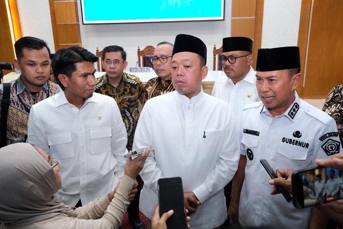 Menteri Agraria dan Tata Ruang/Kepala Badan Pertanahan Nasional (ATR/BPN) Nusron Wahid mengajak kepala daerah di Sulawesi Tenggara untuk berkolaborasi mewujudkan sistem administrasi pertanahan yang modern dan inklusif.