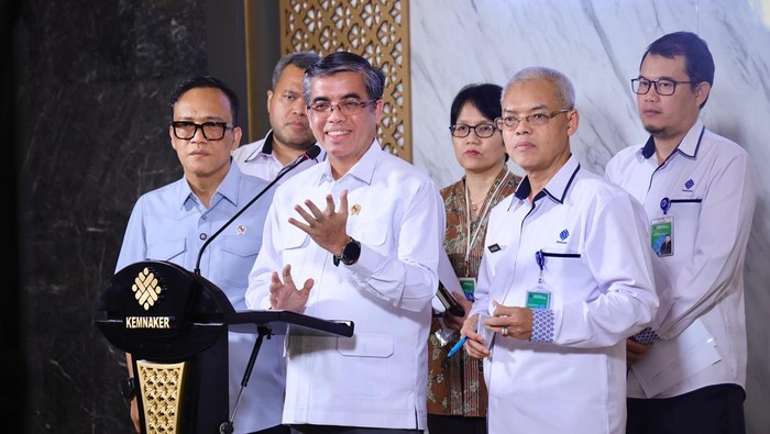 Menteri Ketenagakerjaan Yassierli menerbitkan Surat Edaran (SE) Nomor M/6/HK.04/V/2025 tentang Larangan Diskriminasi dalam Proses Rekrutmen Tenaga Kerja.