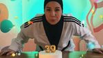 Tya Ariestya Pose Keren Bareng Durian hingga Es Loli