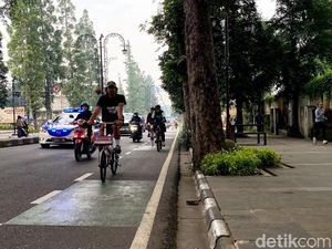 Pesan Polisi untuk Pesepeda di Bandung