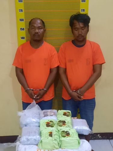 Polda Sumut menangkap 2 tersangka terkait kasus sabu di dalam kuburan Tanjung Balai.