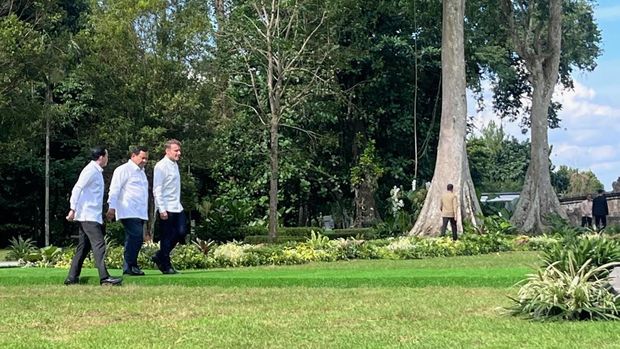 Prabowo dan Macron sampai di Candi Borobudur (Dok Youtube Setpres)
