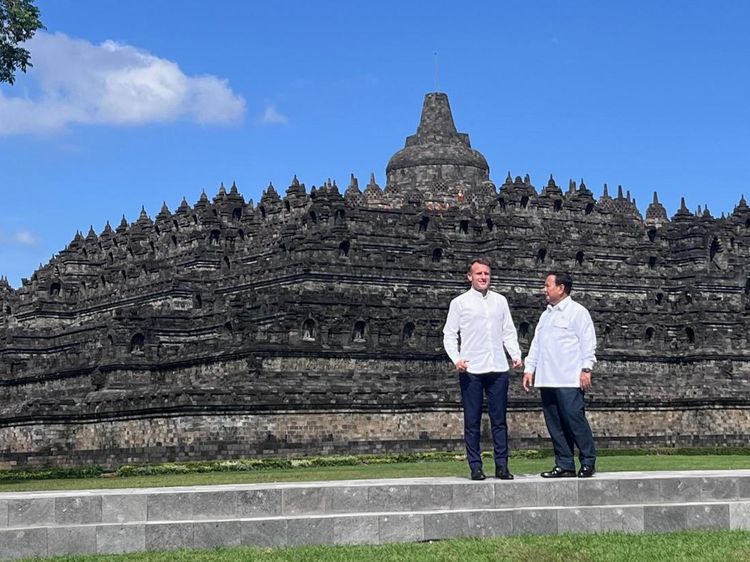 Foto-foto Prabowo dan Macron Berlatar Candi Borobudur