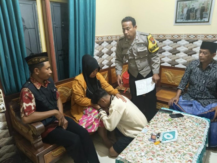 Remaja di Jember yang pukul ibu hingga memar akhirnya meminta maaf usai dilaporkan ke polisi.
