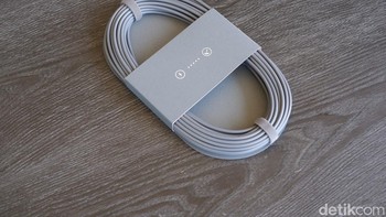 Dalam paket penjualan diberikan kabel sepanjang lima meter. Foto: Adi Fida Rahman/detikINET