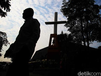 Umat Kristiani Rayakan Kenaikan Isa Almasih di Cilincing