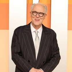 John Lithgow Hampir Mundur Jadi Dumbledore Akibat Kontroversi JK Rowling