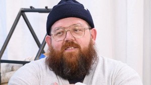Nick Frost, aktor komedi kesayangan Inggris, akan memerankan Rubeus Hagrid. Di foto ini jenggotnya udah cukup mewakili karakter Hagrid, kan? (Foto: Getty Images via AFP/DANIEL BOCZARSKI)