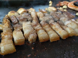Khawatir Makanan Mengandung Minyak Babi? Ciri Ini Mungkin Bisa Dikenali