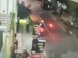 Kawanan Geng Motor di Makassar Serang Warga di Masjid Pakai Busur-Samurai