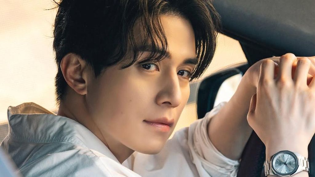 Video Lee Dong Wook Dikuntit Sasaeng Sampai ke Rumahnya